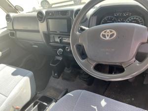 Toyota Land Cruiser 79 4.5D-4D LX V8 single cab - Image 6