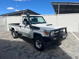 Toyota Land Cruiser 79 4.5D-4D LX V8 single cab - Image 1