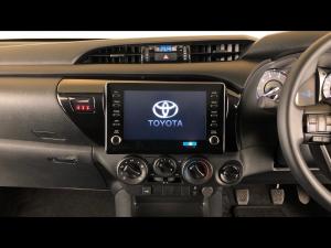 Toyota Hilux 2.4GD-6 double cab 4x4 Raider manual - Image 14