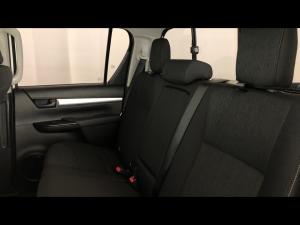 Toyota Hilux 2.4GD-6 double cab 4x4 Raider manual - Image 18