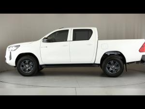 Toyota Hilux 2.4GD-6 double cab 4x4 Raider manual - Image 23