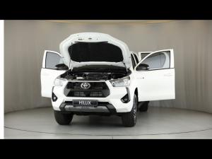 Toyota Hilux 2.4GD-6 double cab 4x4 Raider manual - Image 24