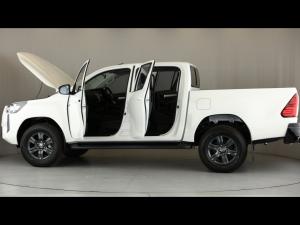 Toyota Hilux 2.4GD-6 double cab 4x4 Raider manual - Image 29