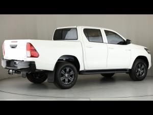 Toyota Hilux 2.4GD-6 double cab 4x4 Raider manual - Image 2