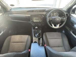 Toyota Hilux 2.4GD-6 double cab 4x4 Raider manual - Image 6