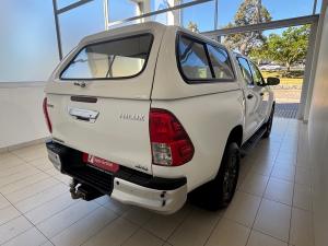 Toyota Hilux 2.4GD-6 double cab 4x4 Raider manual - Image 2