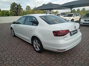 Volkswagen Jetta 1.2TSI Trendline - Image 21