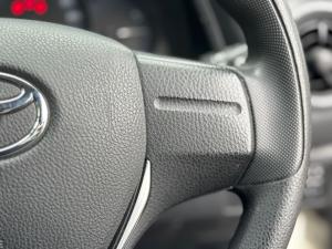 Toyota Corolla Quest 1.8 Plus manual - Image 9