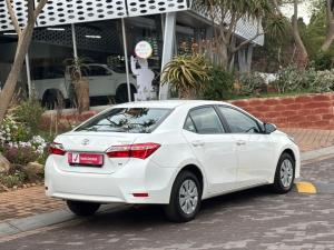 Toyota Corolla Quest 1.8 Plus manual - Image 2