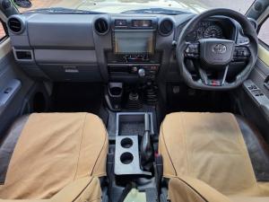 Toyota Land Cruiser 79 4.0 V6 single cab - Image 6