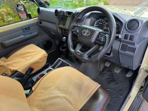 Toyota Land Cruiser 79 4.0 V6 single cab - Image 7