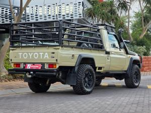 Toyota Land Cruiser 79 4.0 V6 single cab - Image 2
