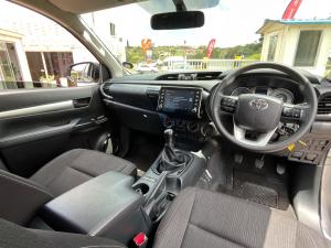 Toyota Hilux 2.4GD-6 double cab Raider manual - Image 6