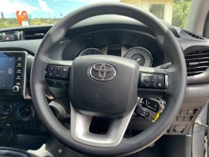 Toyota Hilux 2.4GD-6 double cab Raider manual - Image 8