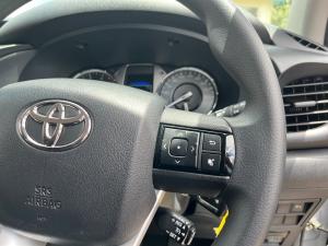 Toyota Hilux 2.4GD-6 double cab Raider manual - Image 10