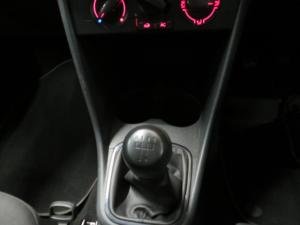 Volkswagen Polo Vivo 1.4 Trendline - Image 15