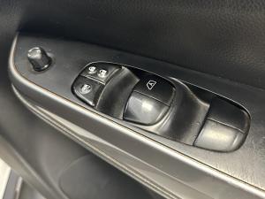 Nissan Navara 2.5DDTI SE Plus D/C - Image 11
