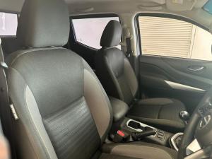 Nissan Navara 2.5DDTI SE Plus D/C - Image 13