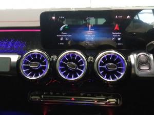 Mercedes-Benz EQB EQB350 4Matic Progressive - Image 11