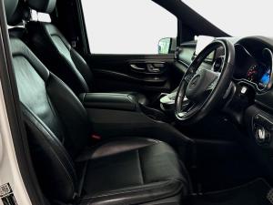Mercedes-Benz V-Class V300d Exclusive - Image 13