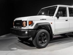 Toyota Land Cruiser 79 2.8GD-6 double cab - Image 5