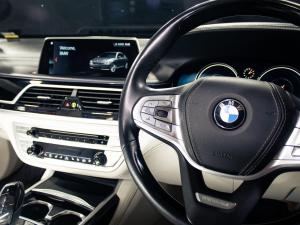 BMW 7 Series 750i Individual - Image 17