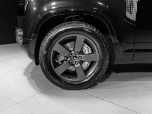 Land Rover Defender 110 D350 X-Dynamic HSE - Image 11