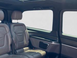 Mercedes-Benz V-Class V300d Avantgarde AMG Line - Image 17