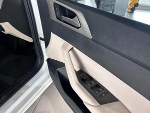 Volkswagen Polo sedan 1.0TSI Style - Image 14