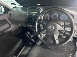 Nissan NP300 Hardbody 2.5TDi double cab 4x4 - Image 11