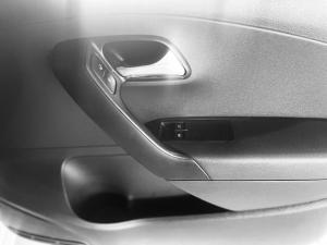 Volkswagen Polo Vivo hatch 1.4 Trendline - Image 10