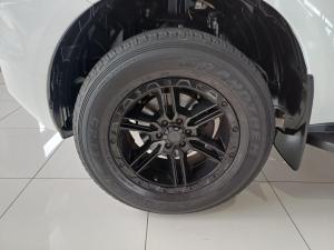 Nissan Navara 2.5DDTi double cab SE manual - Image 11