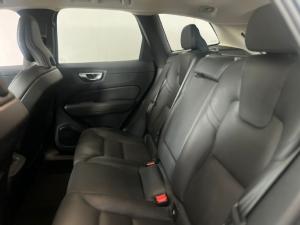 Volvo XC60 B5 AWD Essential - Image 6