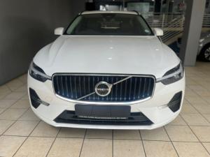 Volvo XC60 B5 AWD Essential - Image 8