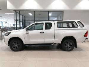 Toyota Hilux 2.4GD-6 Xtra cab Raider manual - Image 2