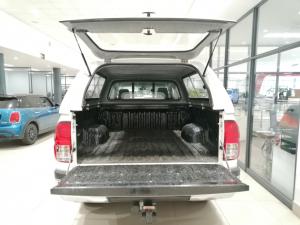 Toyota Hilux 2.4GD-6 Xtra cab Raider manual - Image 7