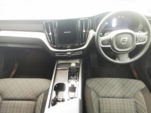 Volvo XC60 B5 AWD Essential - Image 4