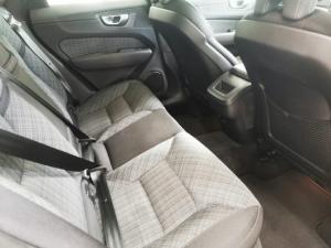 Volvo XC60 B5 AWD Essential - Image 6