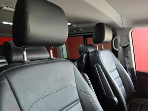 Volkswagen Caravelle 2.0BiTDI Highline 4Motion - Image 23