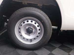 Toyota Hilux 2.0 single cab S (aircon) - Image 7
