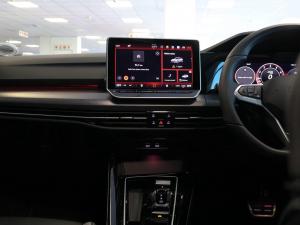 Volkswagen Golf R - Image 14