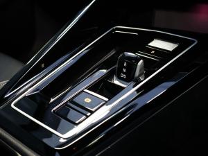 Volkswagen Golf R - Image 16