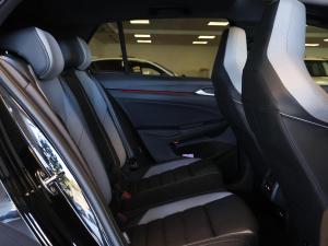 Volkswagen Golf R - Image 18