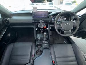 Lexus IS 300h SE - Image 11