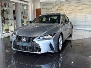 Lexus IS 300h SE - Image 1