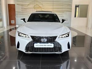 Lexus IS 300h SE - Image 1