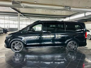 Mercedes-Benz V-Class V300d Exclusive - Image 13