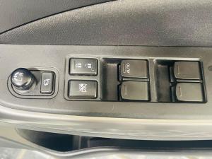 Suzuki Swift 1.2 GLX manual - Image 18