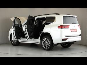 Toyota Land Cruiser 300 3.3D ZX - Image 25