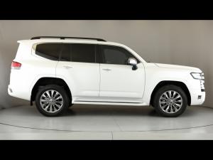 Toyota Land Cruiser 300 3.3D ZX - Image 3